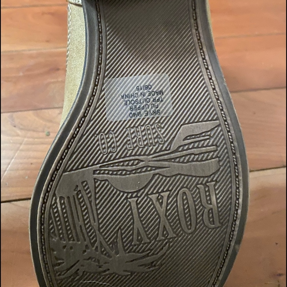 Roxy Boots - Picture 2 of 2